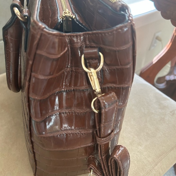 NWT PARK AVE COLLECTION VEGAN SATCHEL HANDBAG & WRISTLET - Picture 13 of 14